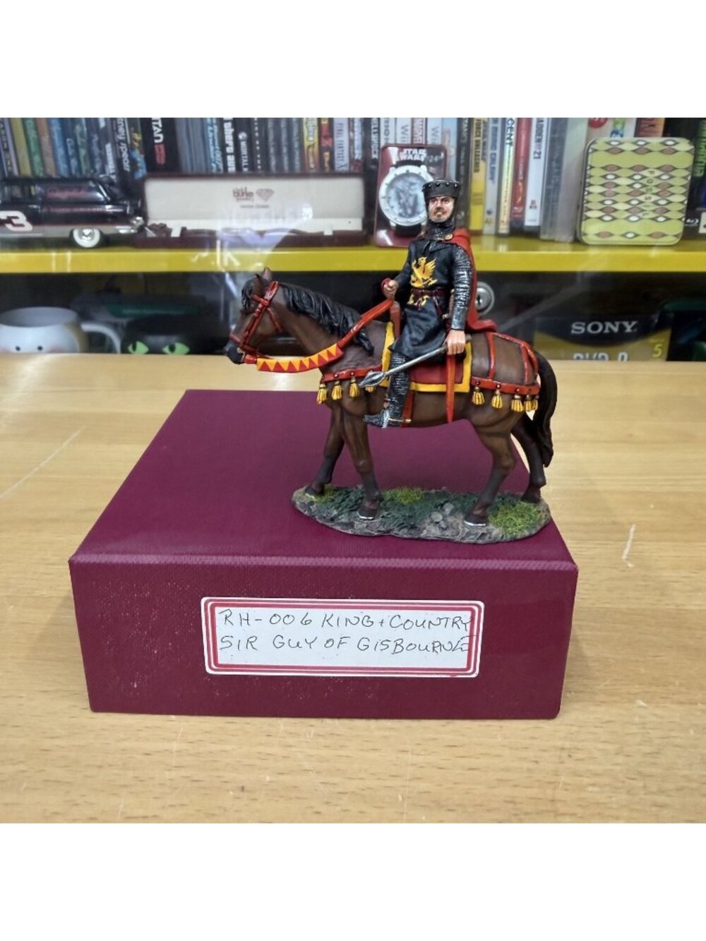 King & Country RH006 Sir Guy of Gisbourne Mounted Robin Hood Knight